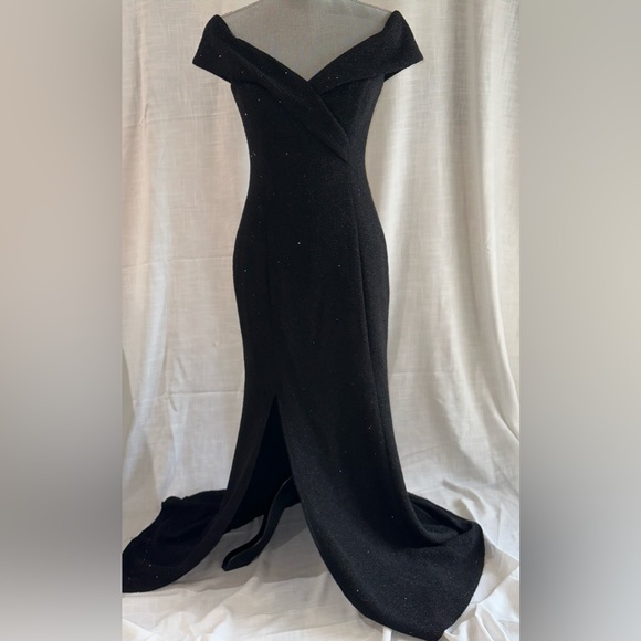 Eliza J Off Shoulder Gown - Picture 5 of 10